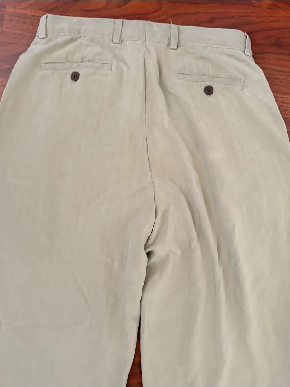 Tommy Bahama Relax Pants Mens 32 Tan Khaki 100% Silk Pleated Herringbone Trouser